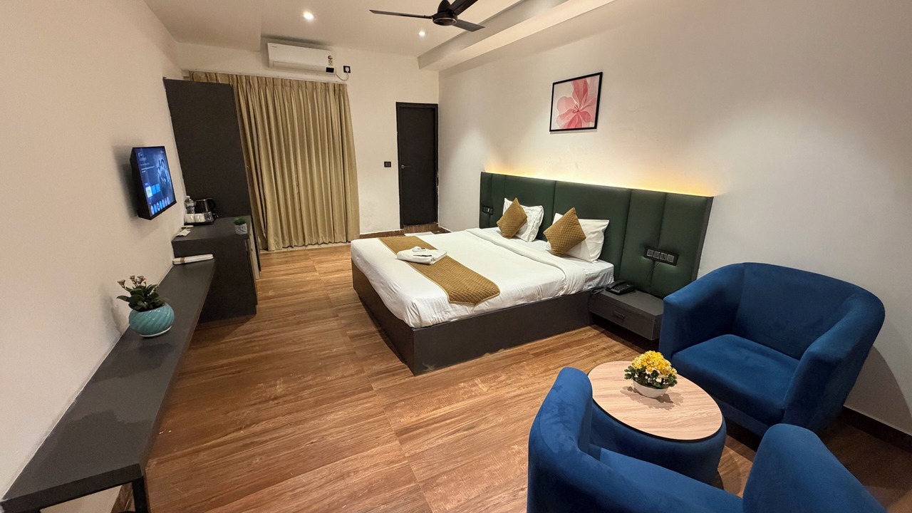 Photo of Bedroom in HBR Layout
