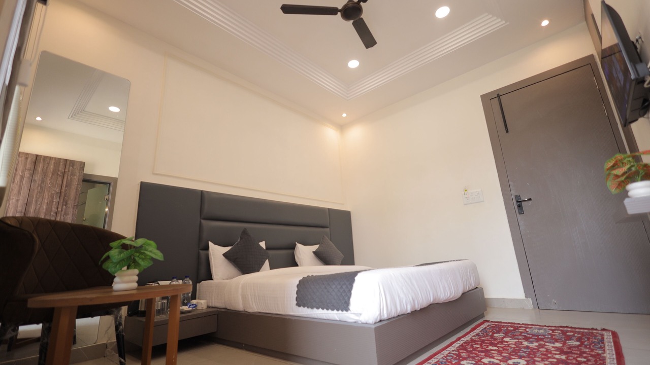 Photo of Bedroom in Taj Ganj
