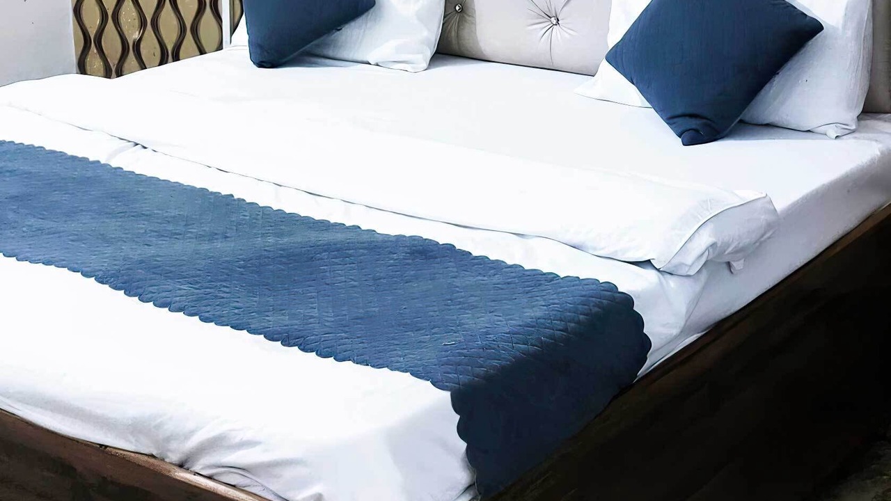 Photo of Bedroom in Taj Ganj