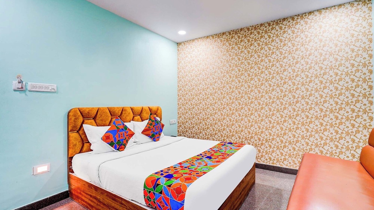 Photo of Bedroom in Murgesh Pallya