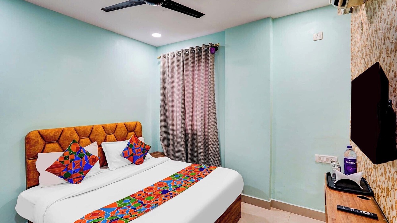 Photo of Bedroom in Murgesh Pallya