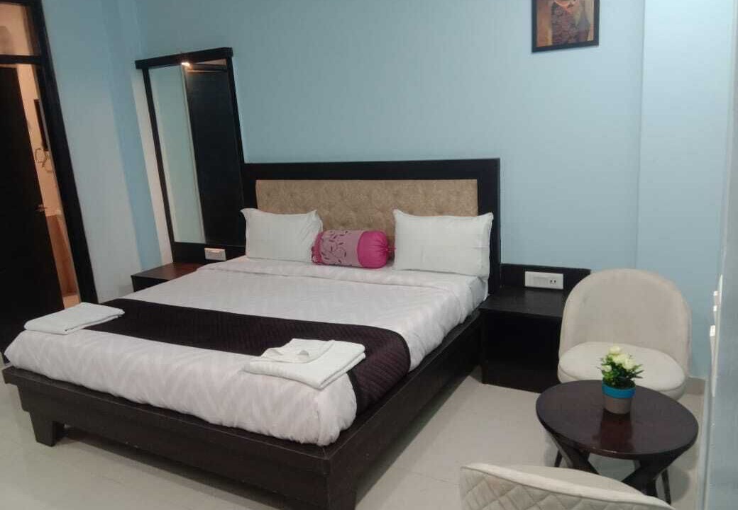 Photo of Bedroom in Taj Ganj