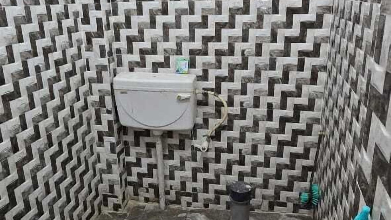 Photo of Bathroom in Jhusi