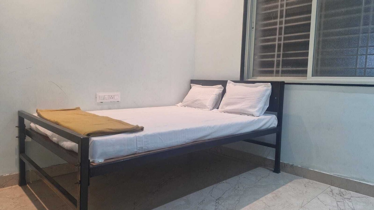 Photo of Bedroom in Akalkot