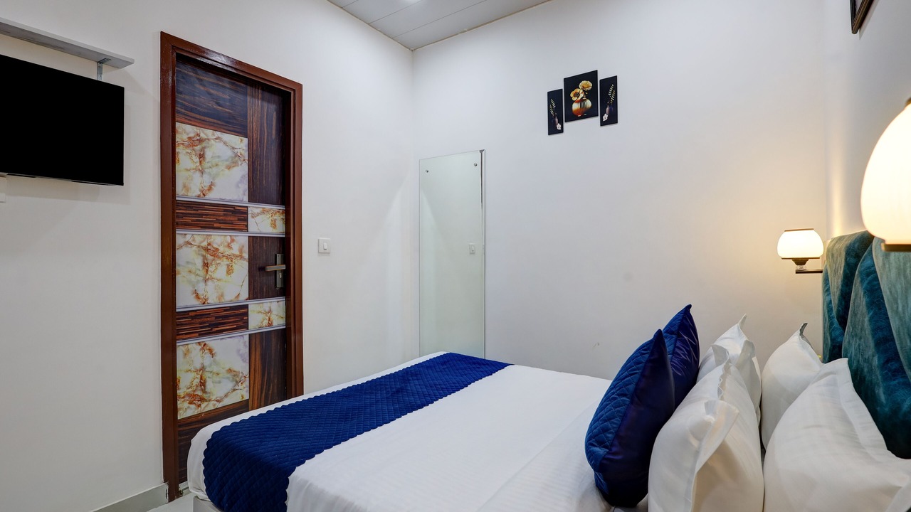 Photo of Bedroom in Sector 27