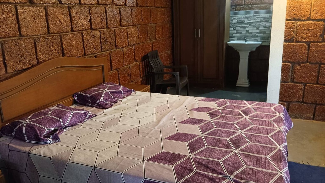 Photo of Bedroom in Timbholi