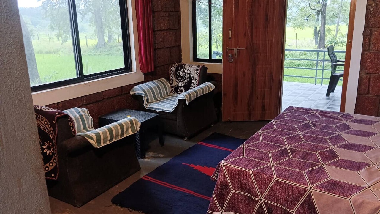 Photo of Bedroom in Timbholi