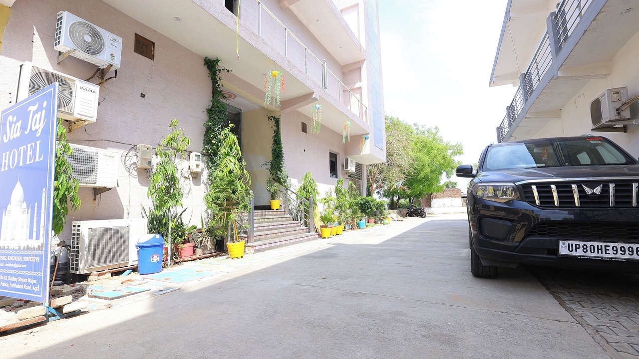 Photo of Outdoor in Taj Ganj