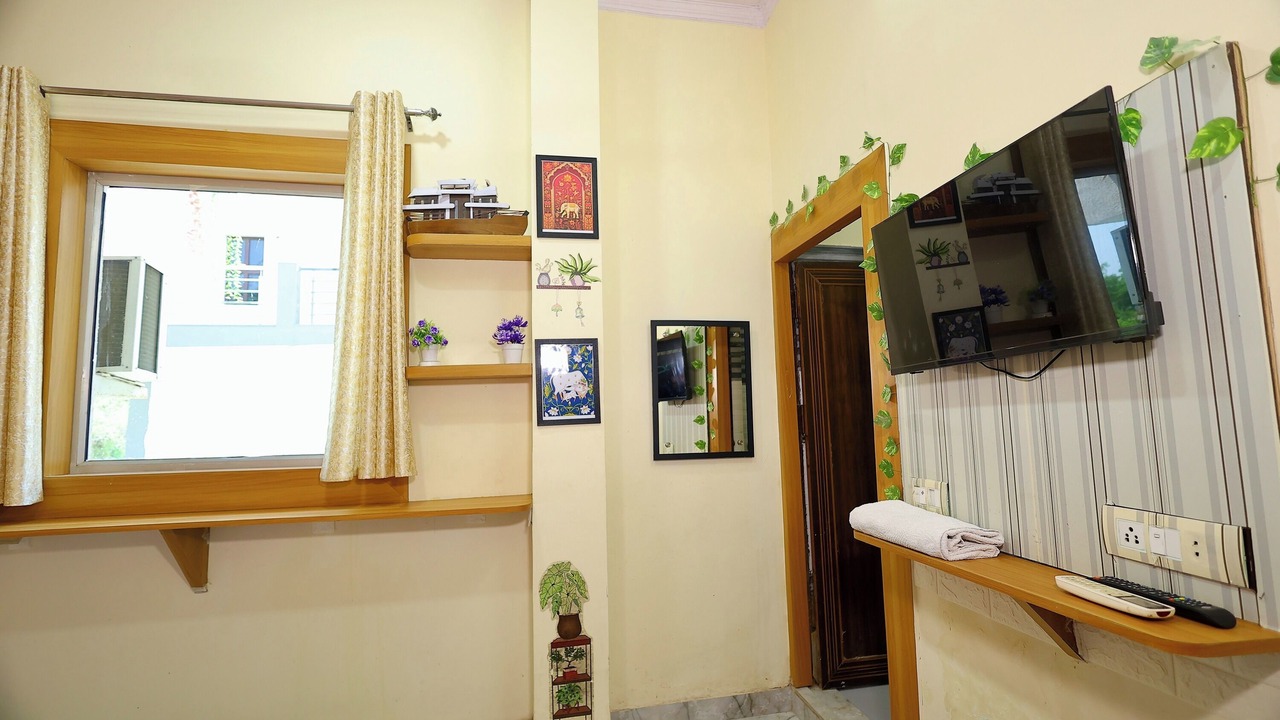 Photo of Bedroom in Taj Ganj