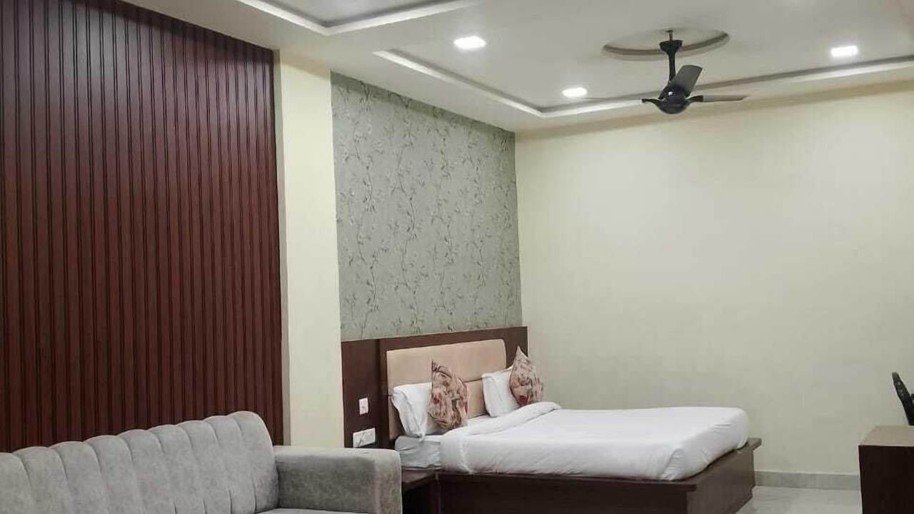 Photo of Bedroom in Etmadpur