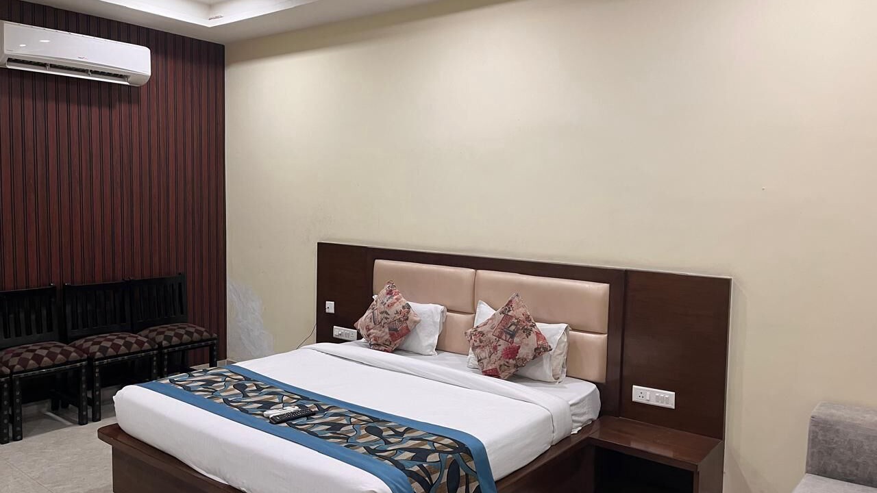 Photo of Bedroom in Etmadpur