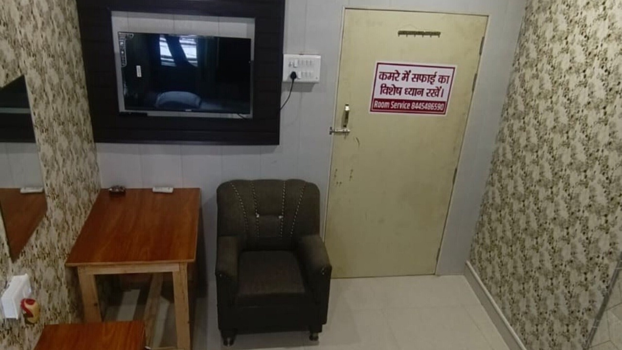 Photo of Bedroom in Mainpuri