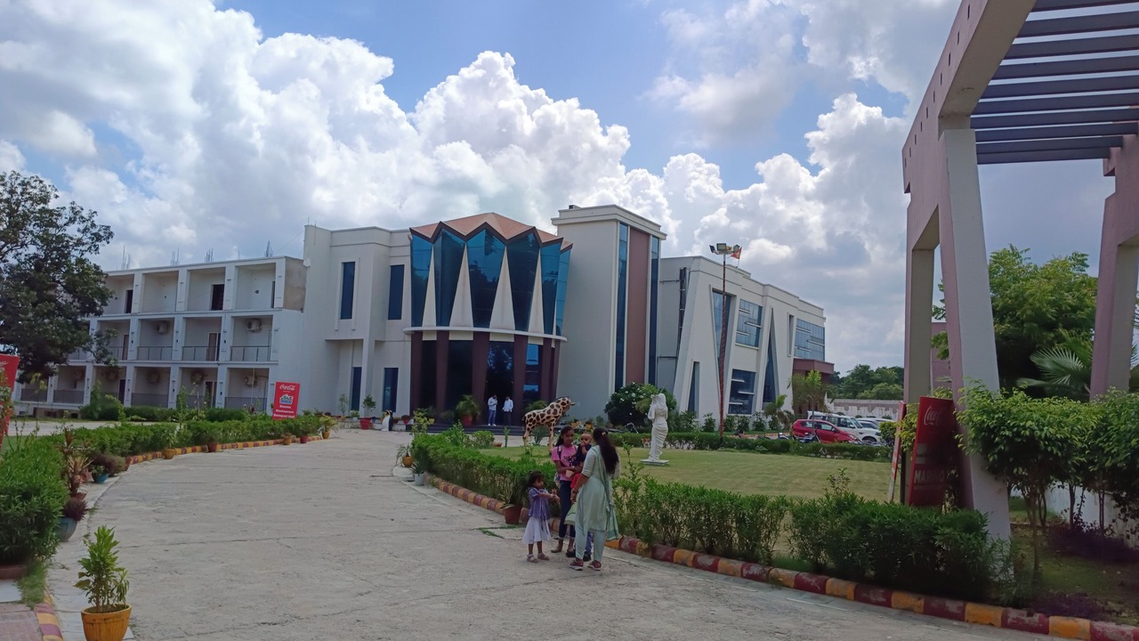 Photo of Outdoor in Malihabad