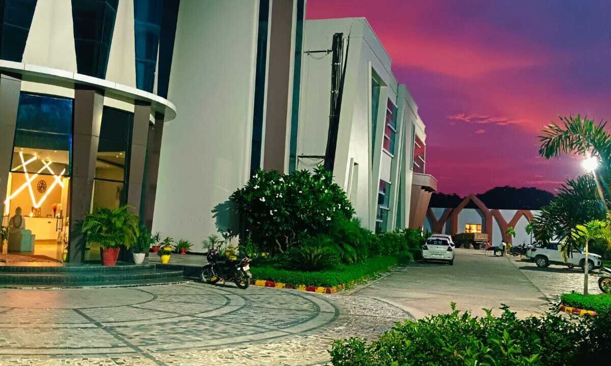 Photo of Outdoor in Malihabad