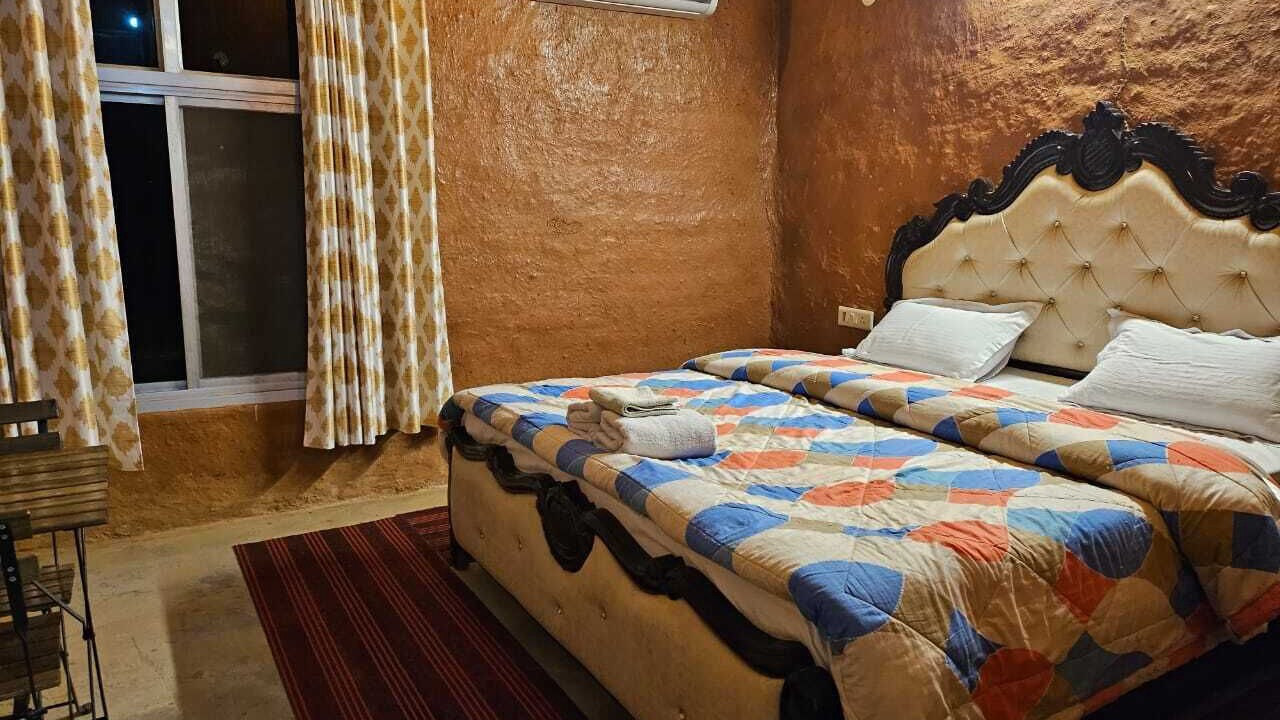 Photo of Bedroom in Jakh