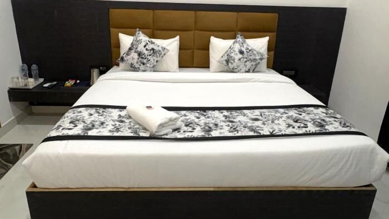 Photo of Bedroom in Taj Ganj