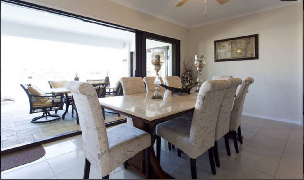 Photo of Livingroom in Raby Bay