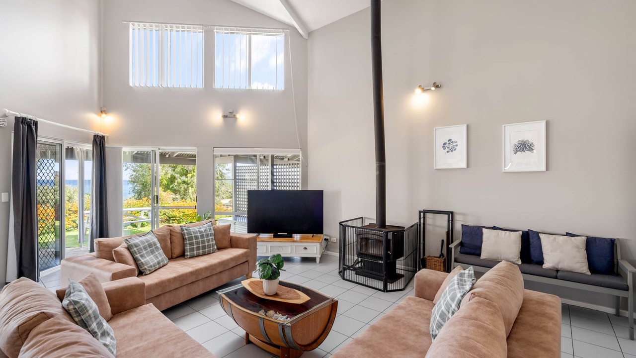 Photo of Livingroom in Peppermint Grove Beach