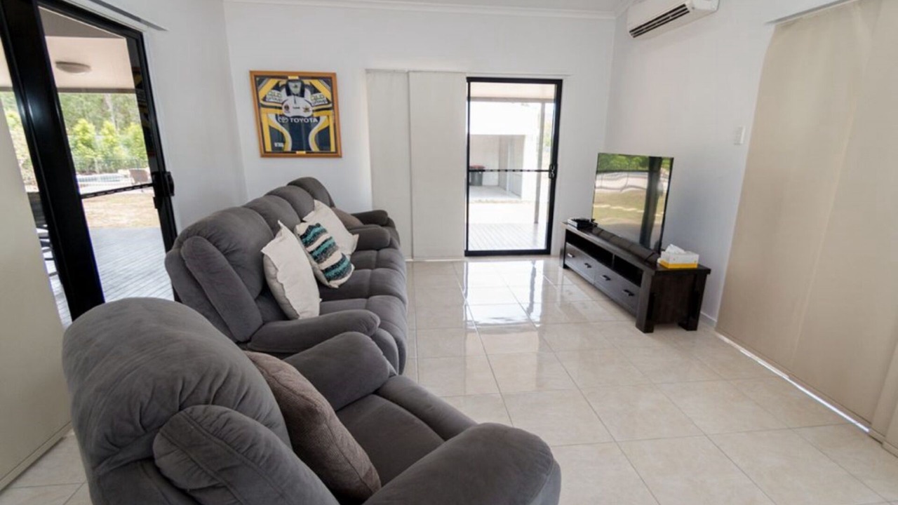 Photo of Livingroom in Horseshoe Bay