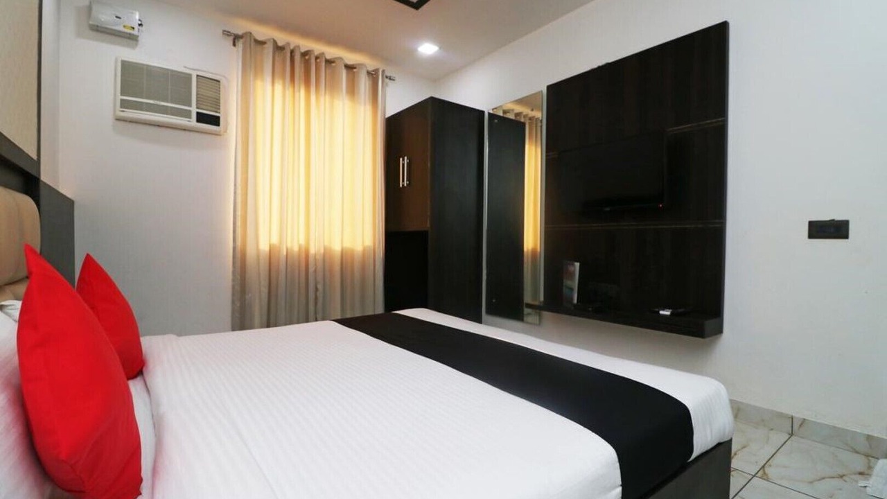 Photo of Bedroom in Taj Ganj