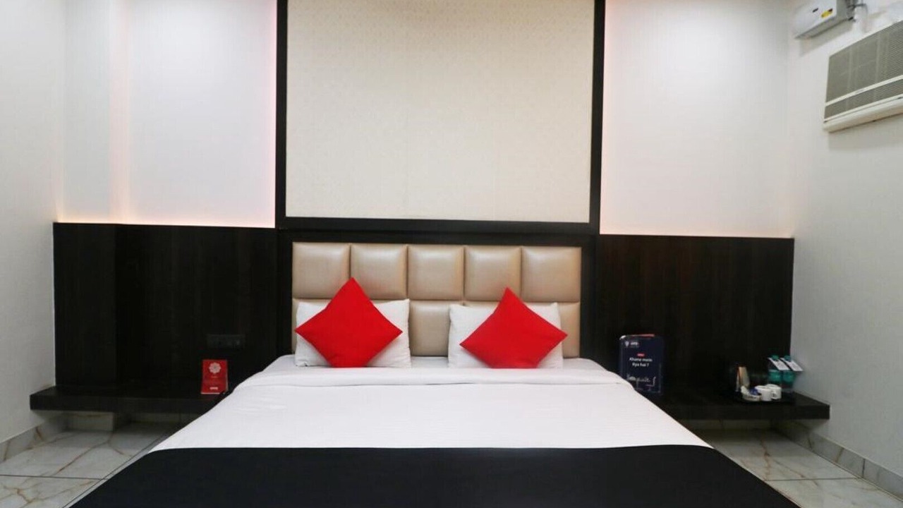 Photo of Bedroom in Taj Ganj