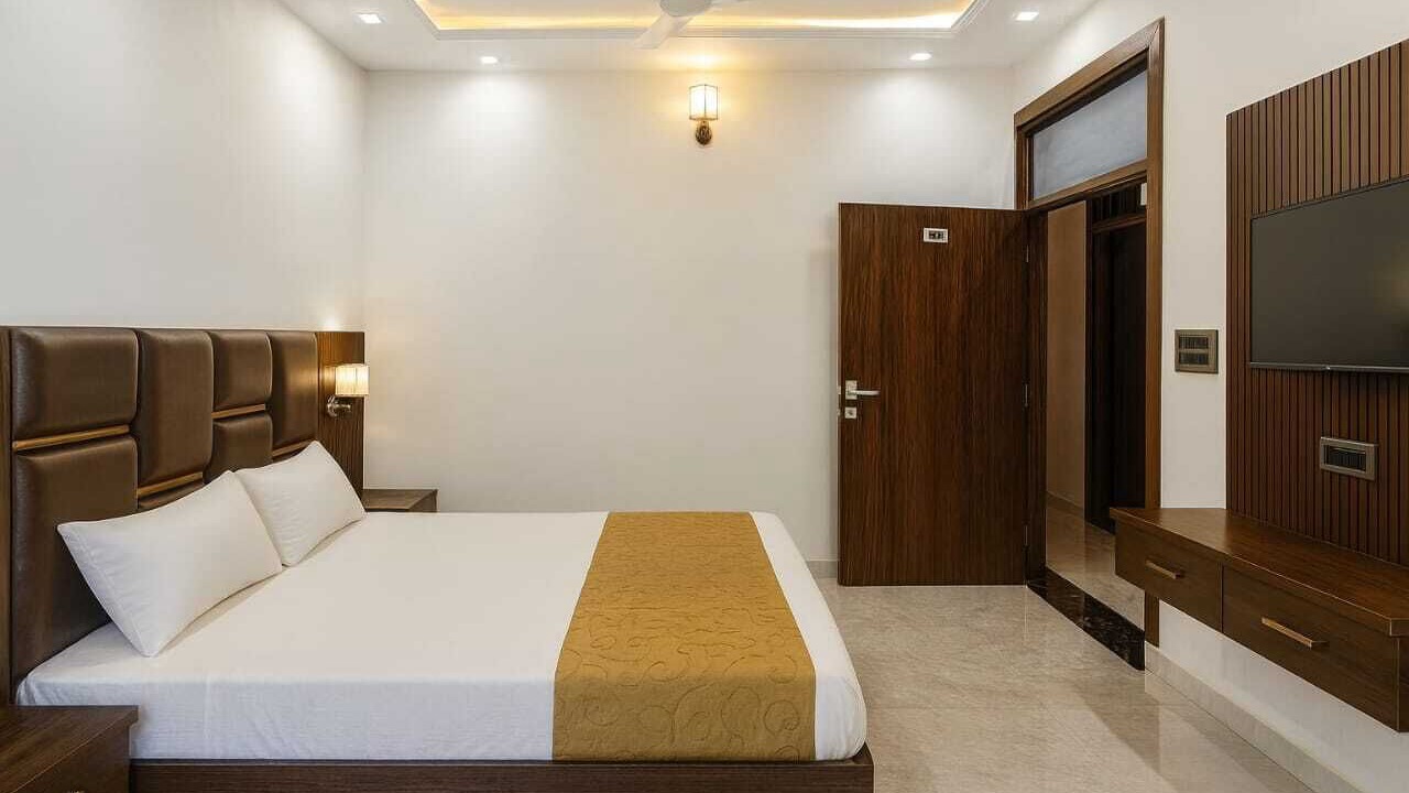 Photo of Bedroom in Taj Ganj