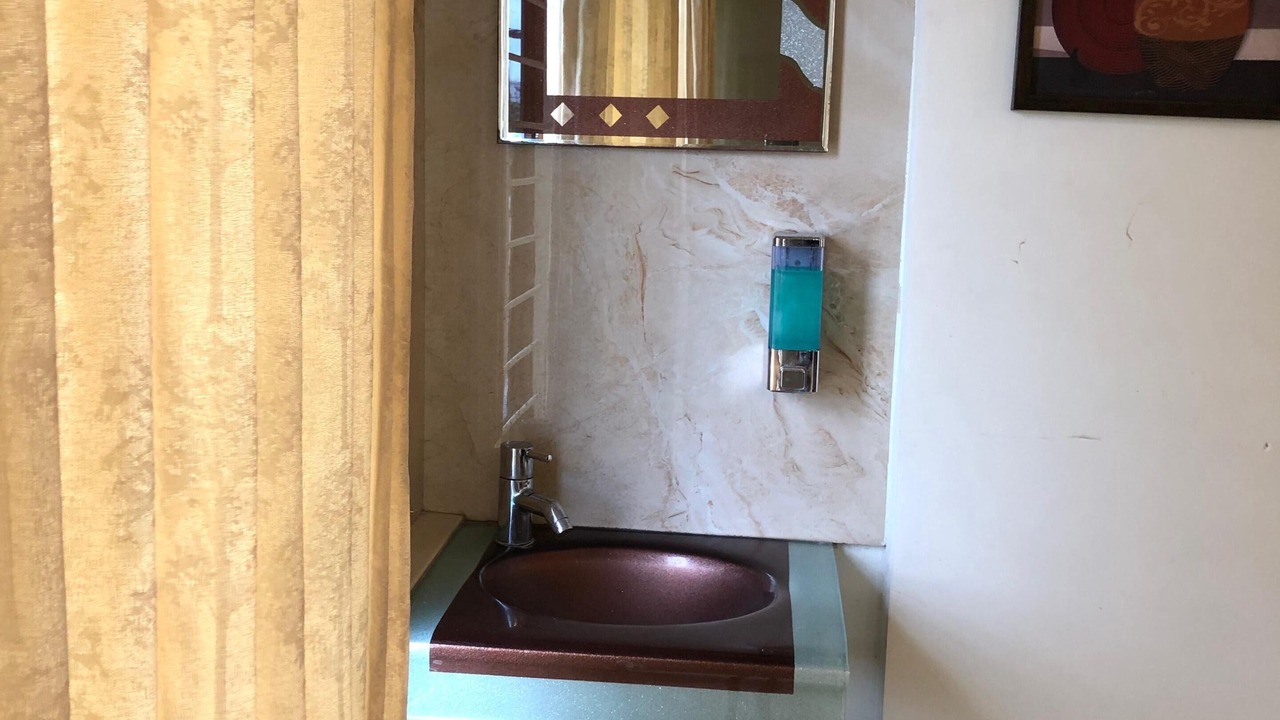 Photo of Bathroom in HBR Layout