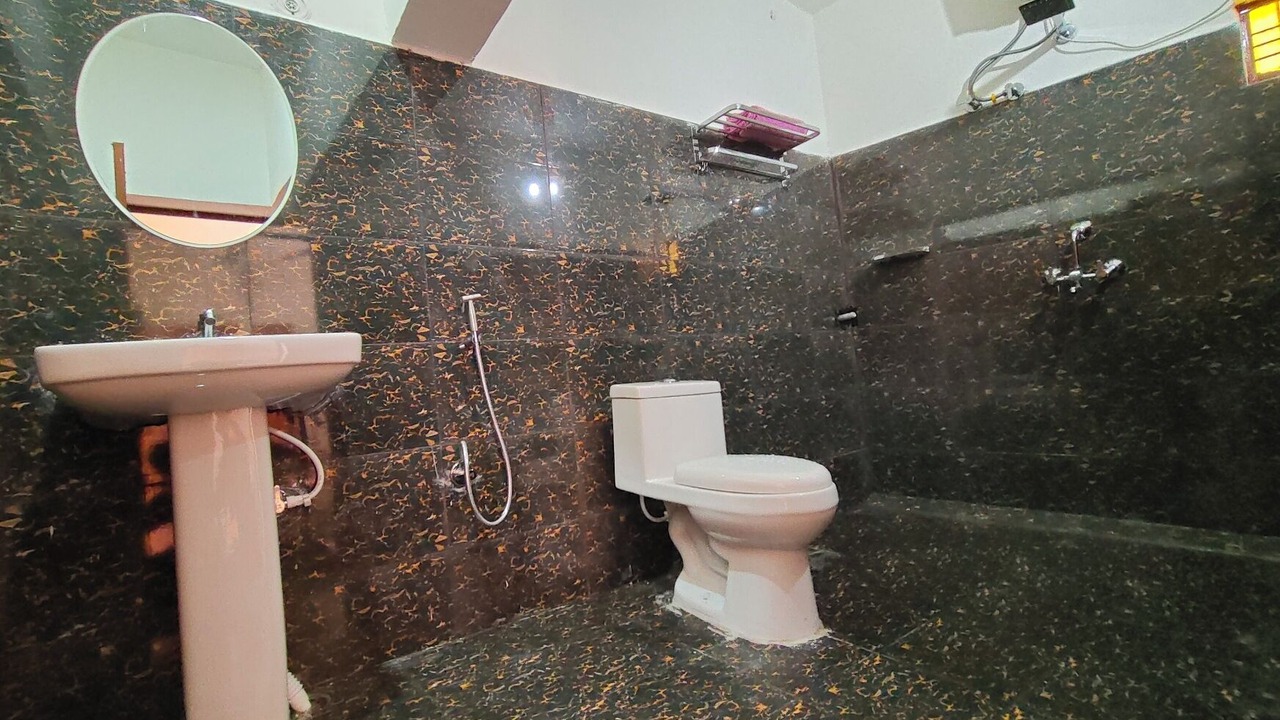 Photo of Bathroom in Karnaprayag