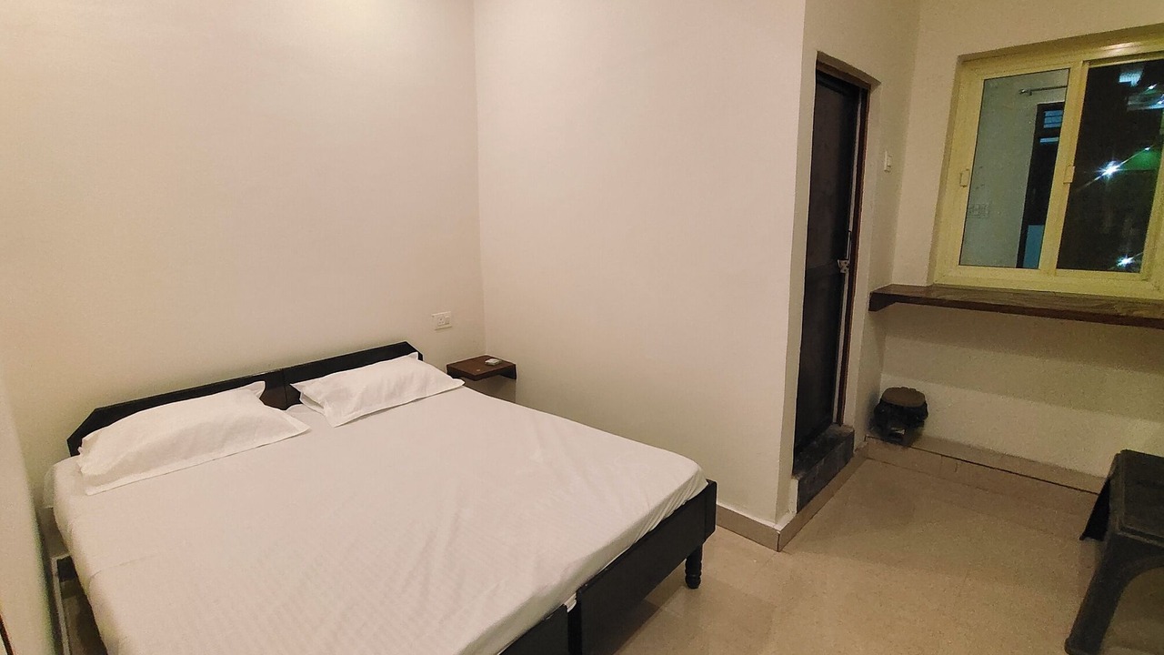 Photo of Bedroom in Karnaprayag