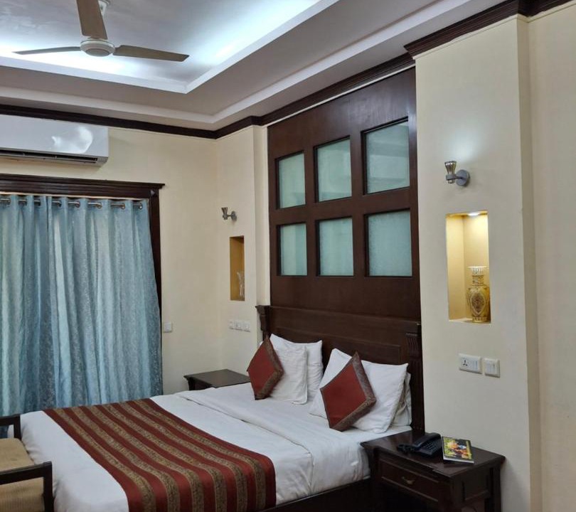 Photo of Bedroom in DLF Phase 3