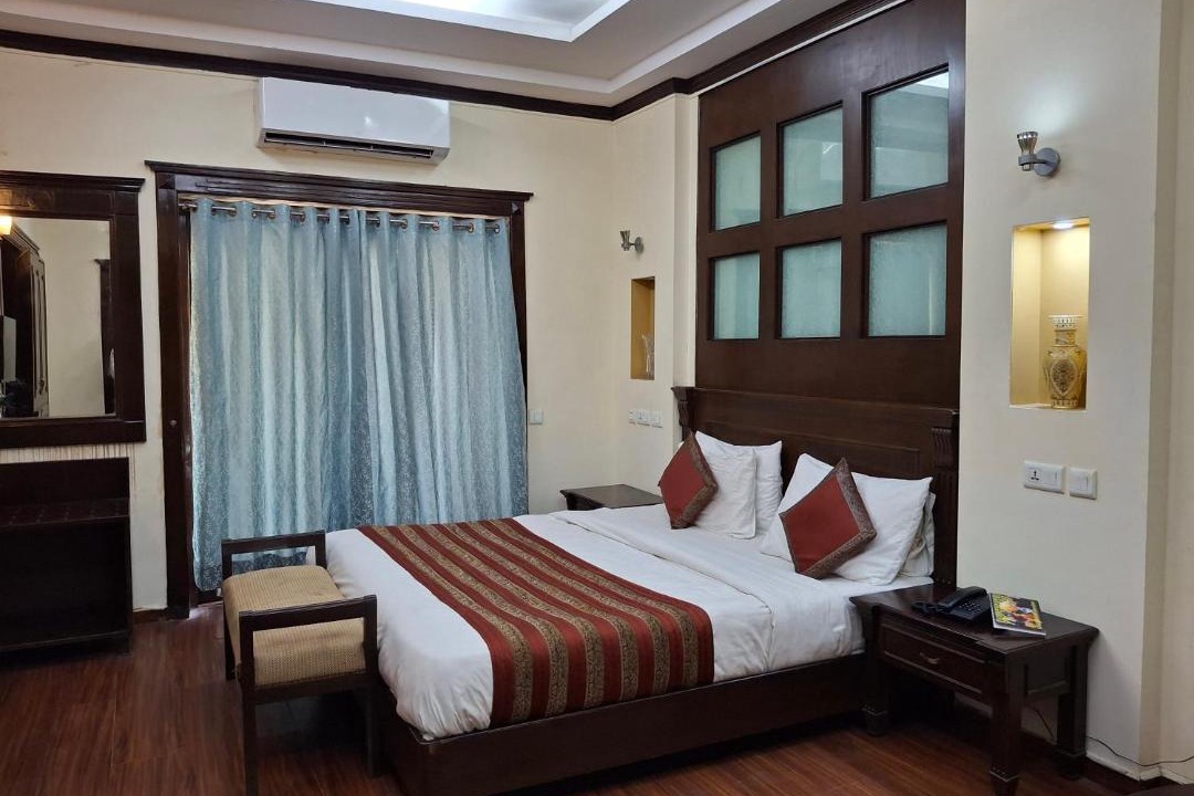 Photo of Bedroom in DLF Phase 3