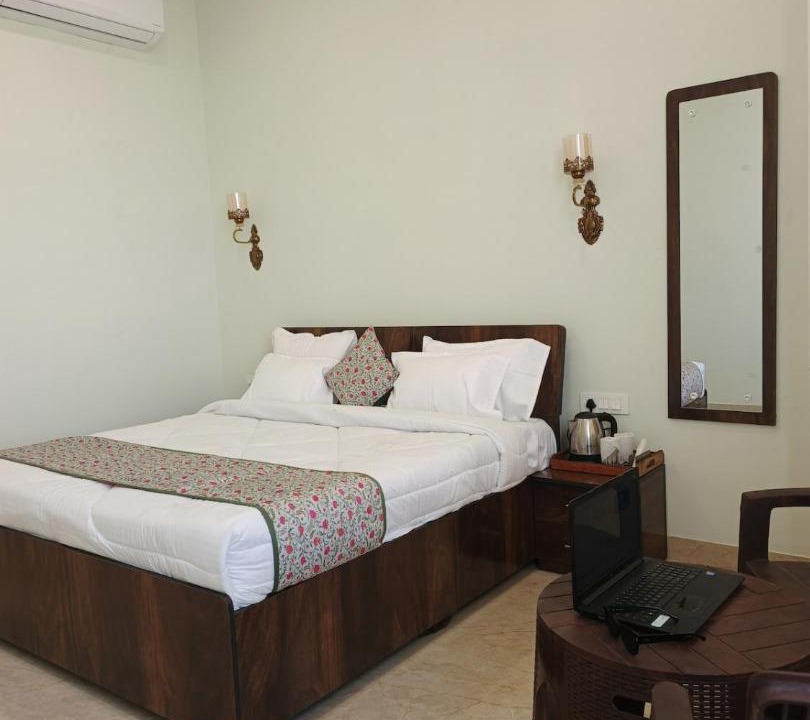Photo of Bedroom in Tonk Road