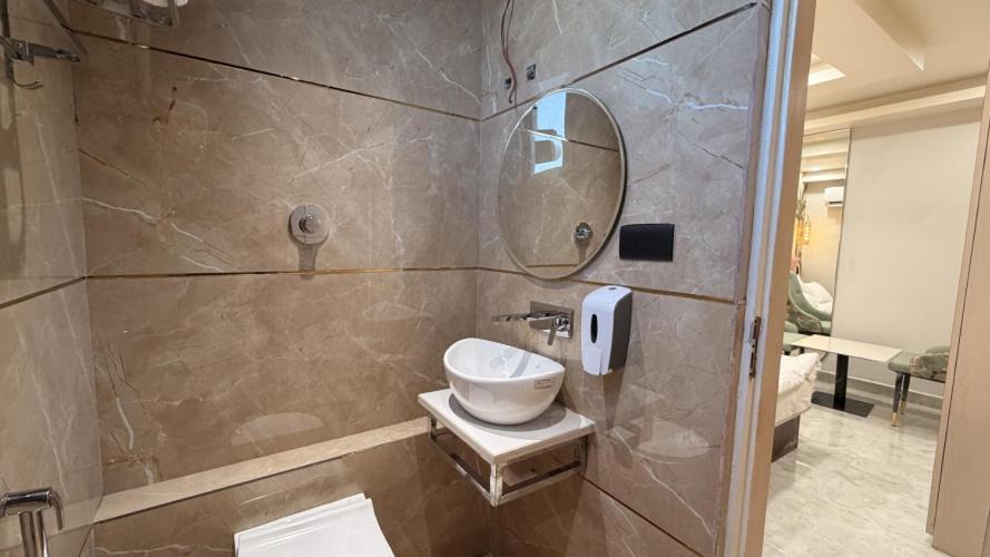 Photo of Bathroom in Aliganj