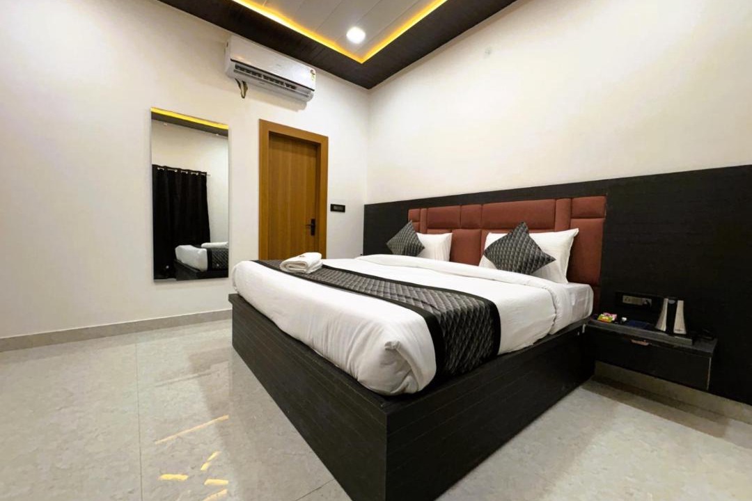 Photo of Bedroom in Taj Ganj