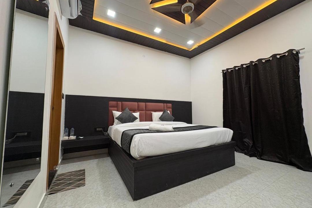 Photo of Bedroom in Taj Ganj