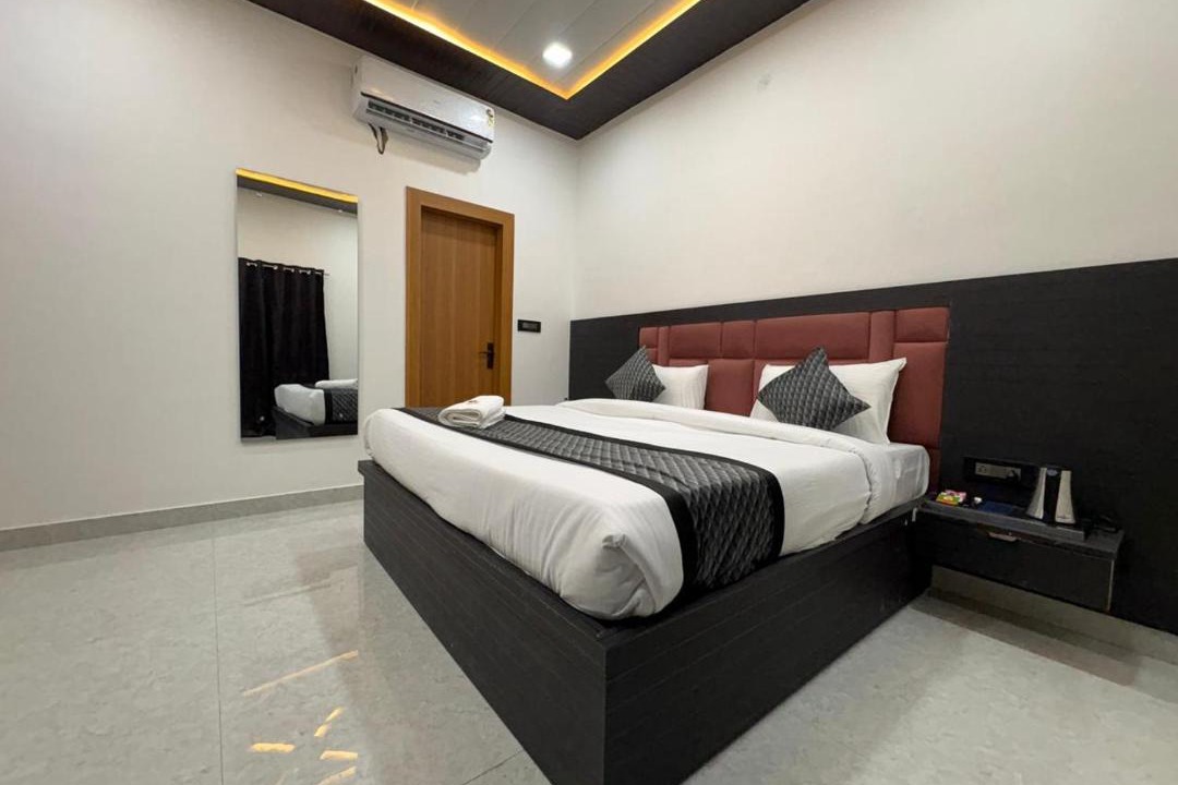 Photo of Bedroom in Taj Ganj