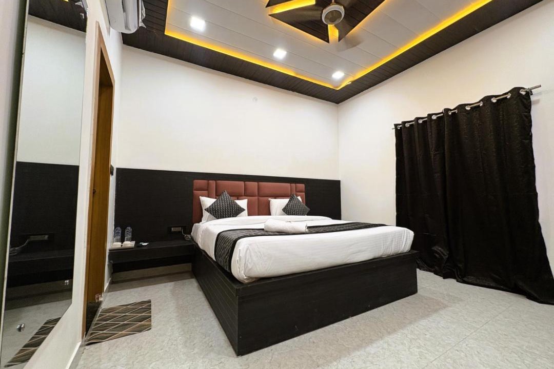 Photo of Bedroom in Taj Ganj