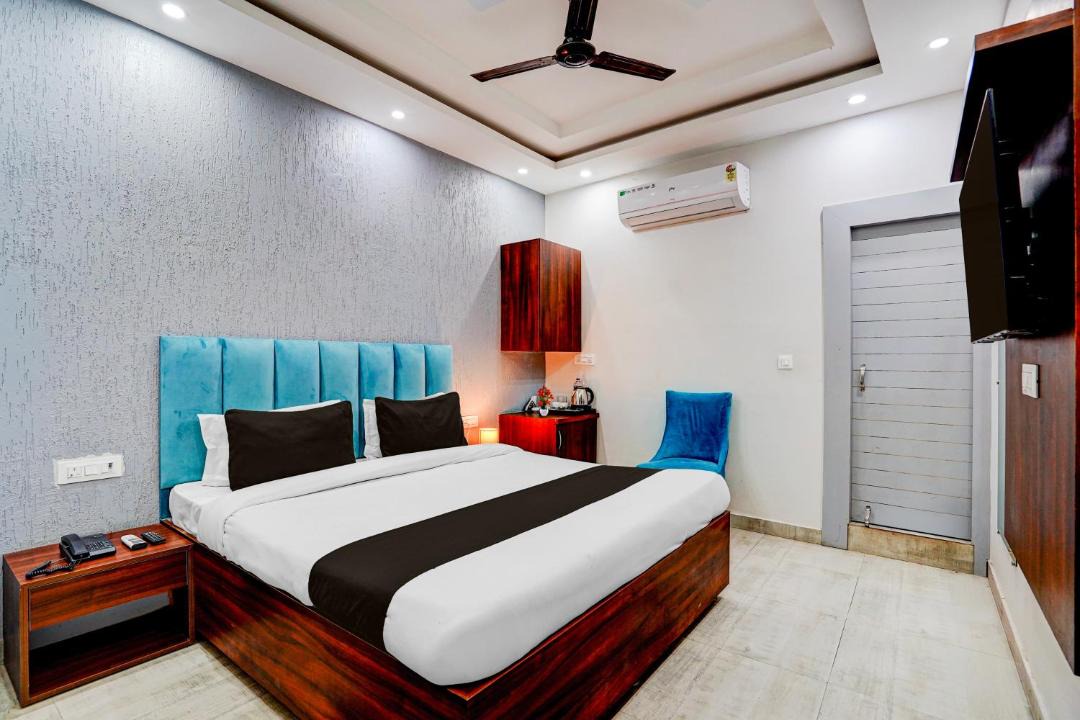Photo of Bedroom in Lansdowne