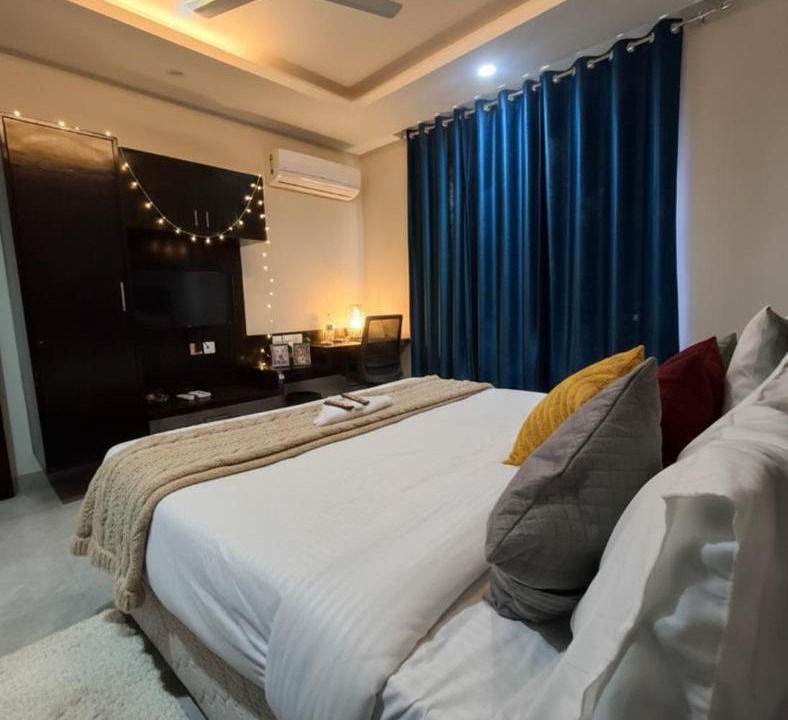 Photo of Bedroom in DLF Phase 3