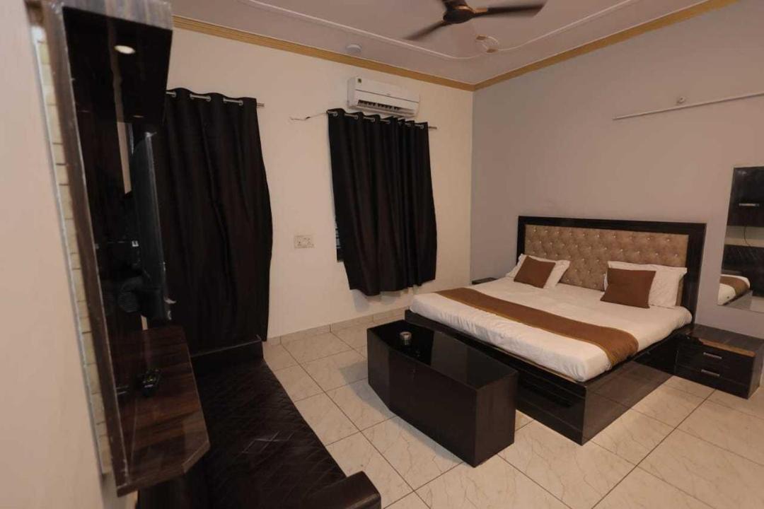Photo of Bedroom in Etmadpur