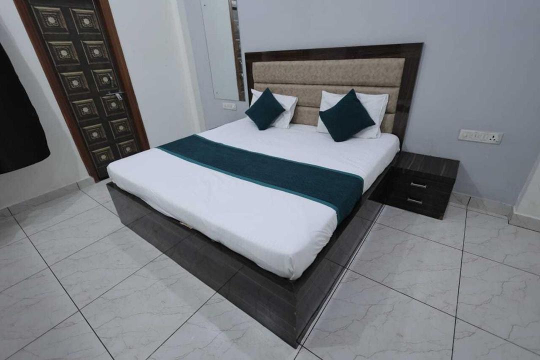 Photo of Bedroom in Etmadpur