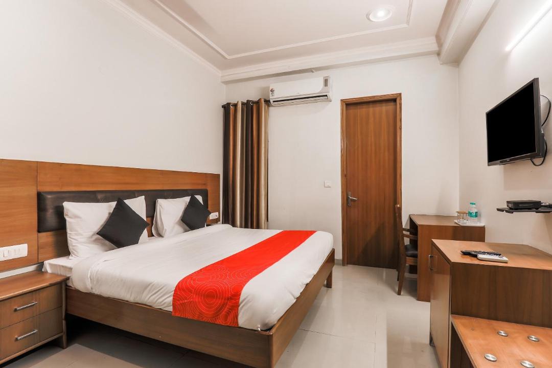 Photo of Bedroom in Sector 70