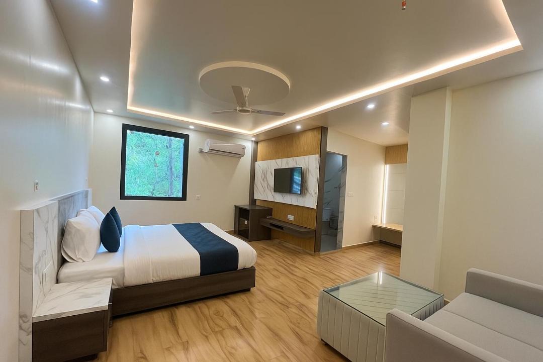 Photo of Bedroom in Alambagh