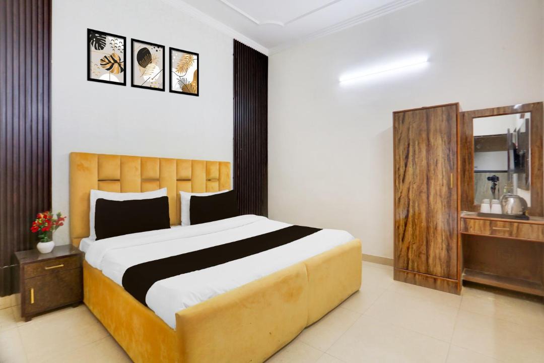 Photo of Bedroom in Sector 3