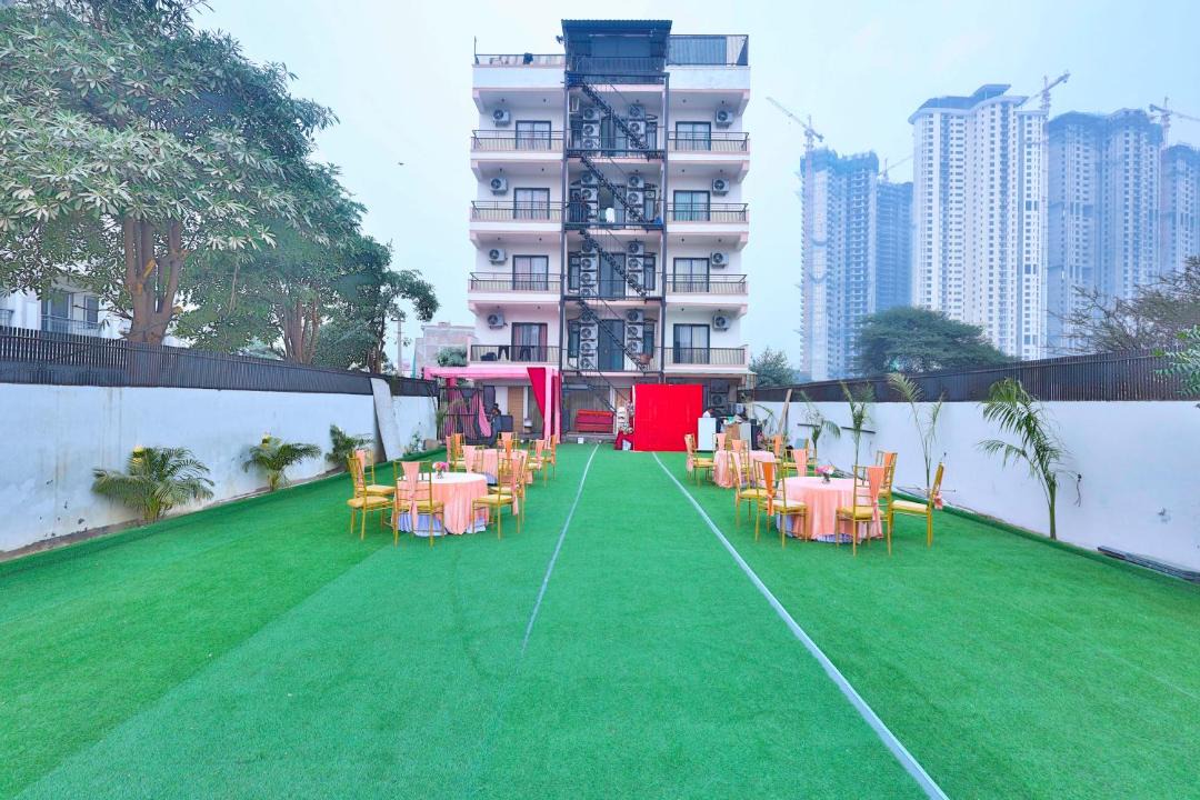 Photo of Others in DLF Phase 5