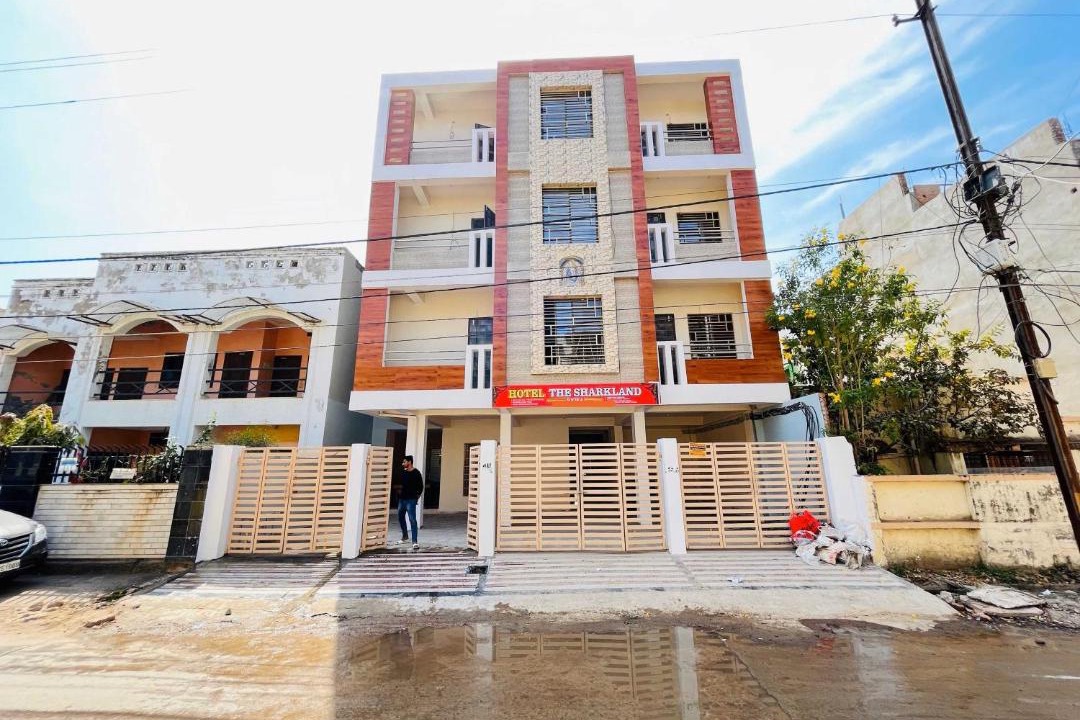 Photo of Buildings in Marhi