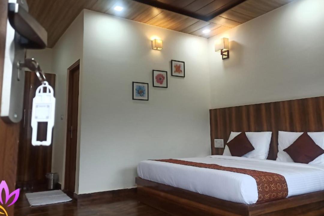 Photo of Bedroom in Narainkoti