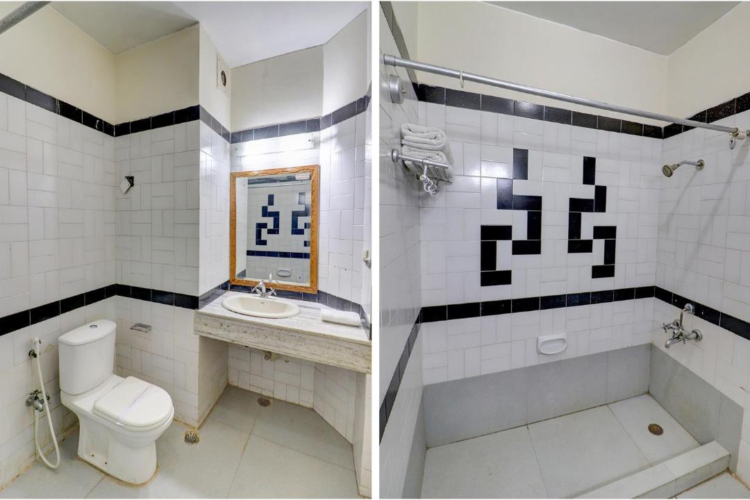 Photo of Bathroom in Taj Ganj