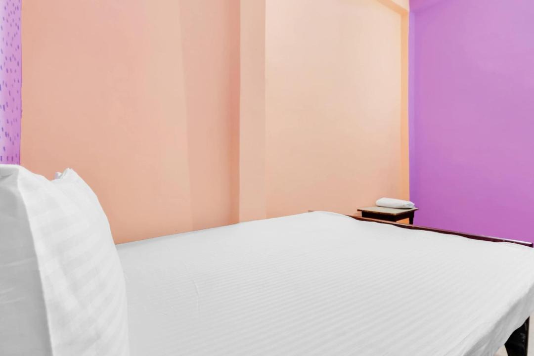 Photo of Bedroom in Taj Ganj