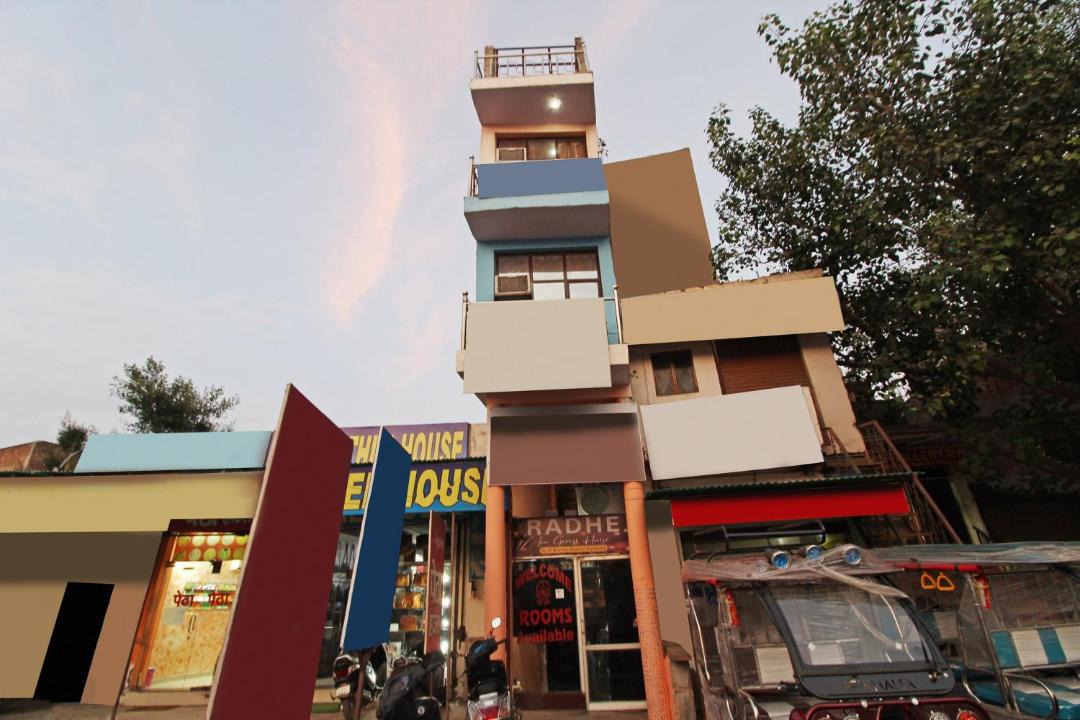 Photo of Buildings in Taj Ganj
